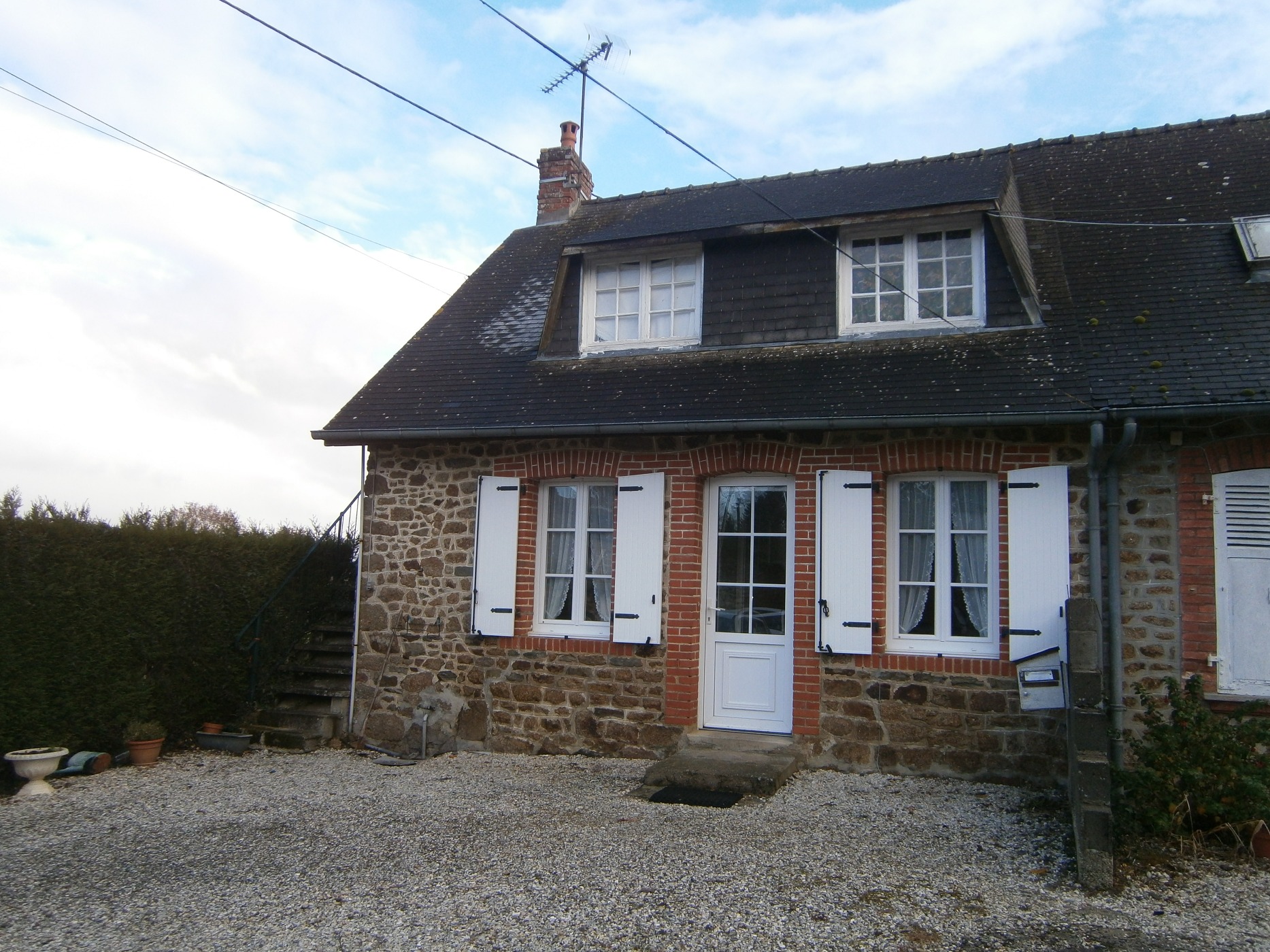 vente 15 min. Bagnoles de l'Orne, maison de bourg avec dépendances