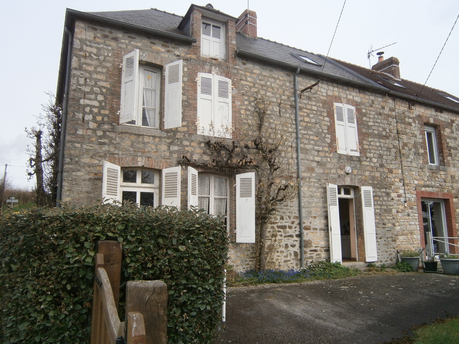vente 10 min. Bagnoles de l'Orne, belle maison de village